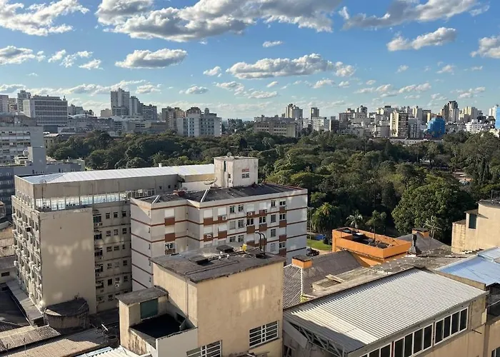 Jp 1416 · Acolhedor Em Frente à Redenção * Porto Alegre